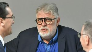 Reacție halucinantă a lui Gino Iorgulescu după imaginile de ev mediu de la Slobozia – Dinamo: „Sperăm că ne vor mai lăsa ploile. Terenurile pe vremea mea erau mai rele”