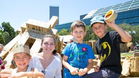 GALERIE FOTO | Simona Halep a muncit pe "șantierul" "Orașului Efemer"