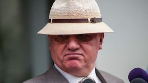 Un blat cu 300.000 de lei. Dragomir dezvăluie în cartea sa, "Meciurile vieții mele", toate secretele unui meci decisiv Viitorul Scornicești - Universitatea Craiova