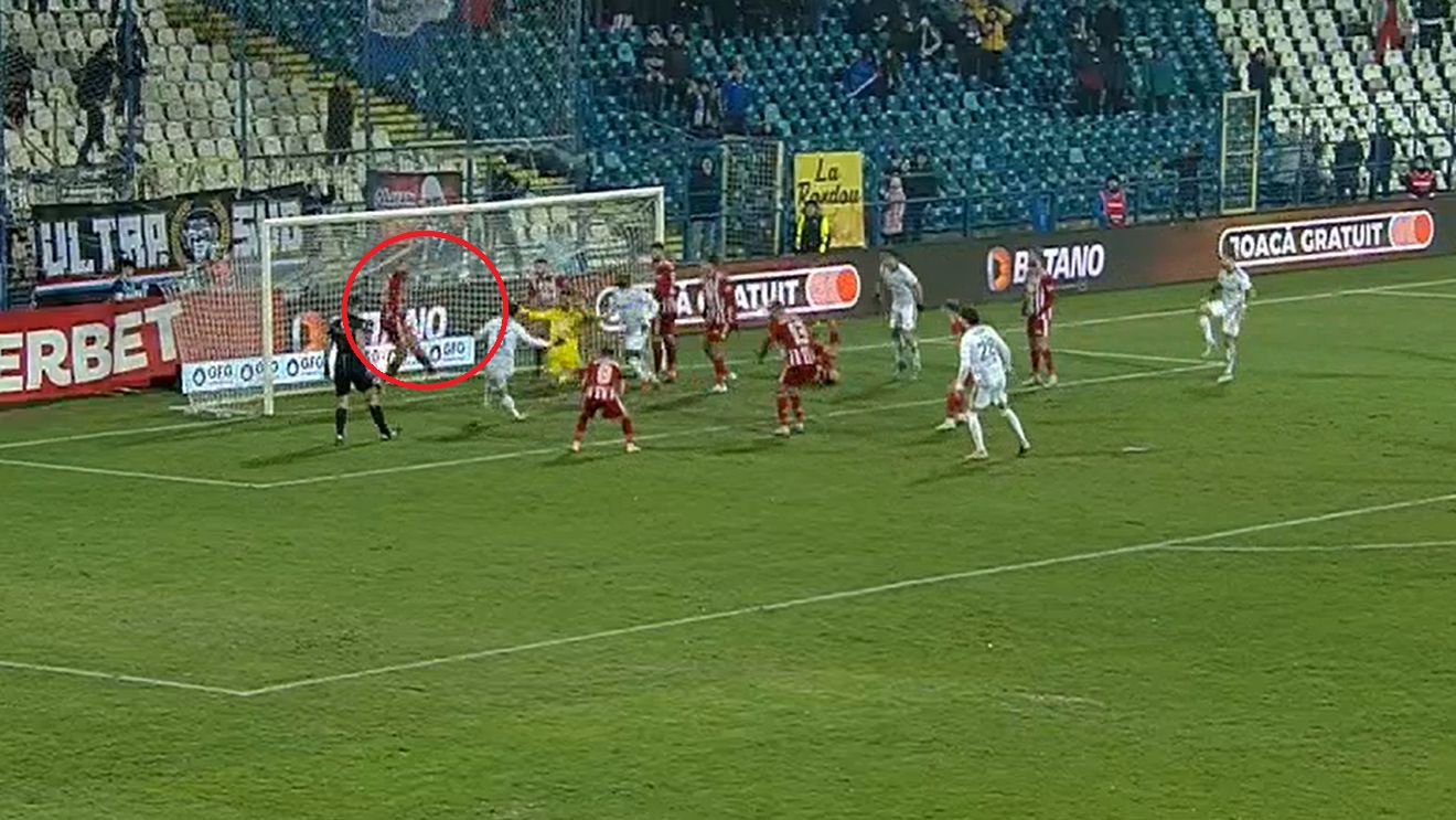 Ratarea sezonului s-a consumat la Oțelul - Sepsi! Fază uluitoare: bară și trei respingeri de pe linia porții în patru secunde. Suporterii s-au luat cu mâinile de cap