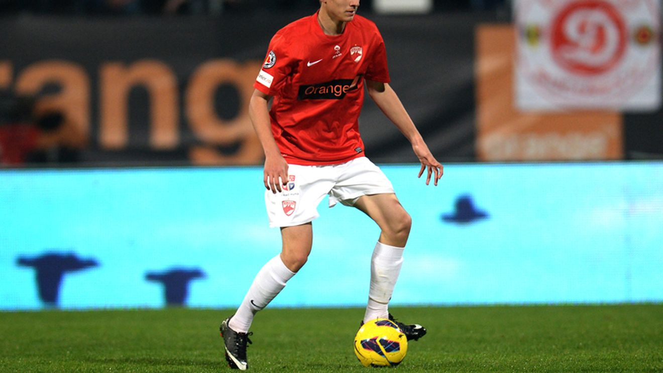 Iosif Rotariu sare în apărarea nepotului său, Dorin: "Cei de la Dinamo i-au dat un apartament abia acum trei săptămâni, până atunci dormea în pat cu mama sa" 