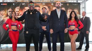 Box mondial în Kansas! Bogdan Dinu se luptă la noapte pentru titlul mondial interimar WBA la categoria grea: 108 versus 143. Românul, mai ușor cu 35 de kilograme decât adversarul său