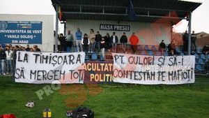 FOTO Suporterii s-au antrenat și ei pentru derby-ul Banatului!** "La Timișoara să mergem toți / Pentru culori și să-i contestăm pe mafioți"