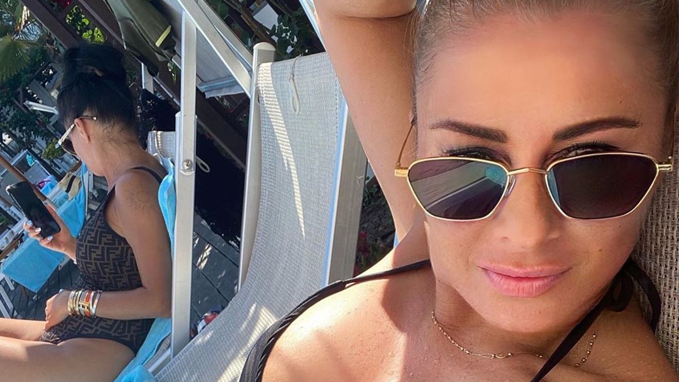 Anamaria Prodan, așa cum doar Laurențiu Reghecampf o vede! Impresara a pozat sexy în pat | GALERIE FOTO