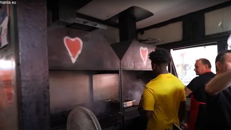 Influencerul care a venit să mănânce mici la Obor a semnat un contract de 600.000.000 de euro cu Twitch