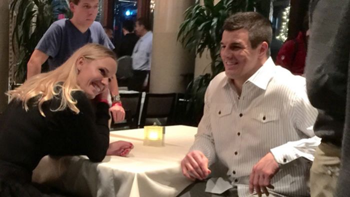 Presa de peste Ocean a speculat că s-a îndrăgostit de un jucător de fotbal american, Wozniacki a răspuns un mesaj special pentru "BFF"-ul ei. "Ar trebui să dormim, dar ne prostim"