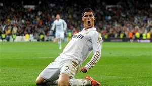 Mourinho, uluit de MAGIA lui Ronaldo!** SUPER FOTO:  "The Special One" a rămas cu gura căscată după cea mai spectaculoasă fază a meciului de la Istanbul