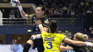 O formație a „rupt în bătaie" două trupe de peste 4 milioane de euro și râvnește la supremația echipei Gyor în Liga Campionilor! CSM București a încercat să-i ia antrenorul, dar a fost refuzată