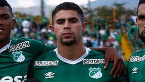 "Te omor, nenorocitule!" Un fotbalist columbian a scăpat de moarte ca prin urechile acului, după ce un fan a încercat să-l asasineze