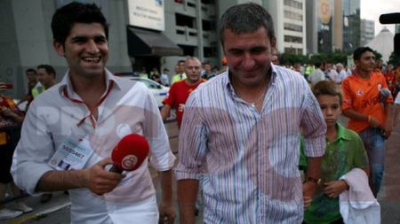 Suporterii turci: "WE LOVE YOU HAGI"