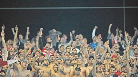 12.000 de "câini", interziși în deplasare!** Dinamoviștii vor primi doar 2.500 de bilete la derby-ul cu Steaua