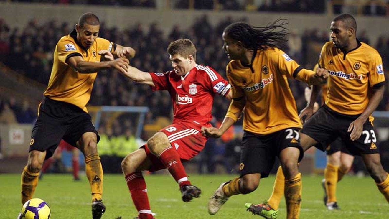 Gerrard:** "Urziceni va fi foarte periculoasă!" FOTO Sosirea Unirii la Liverpool!