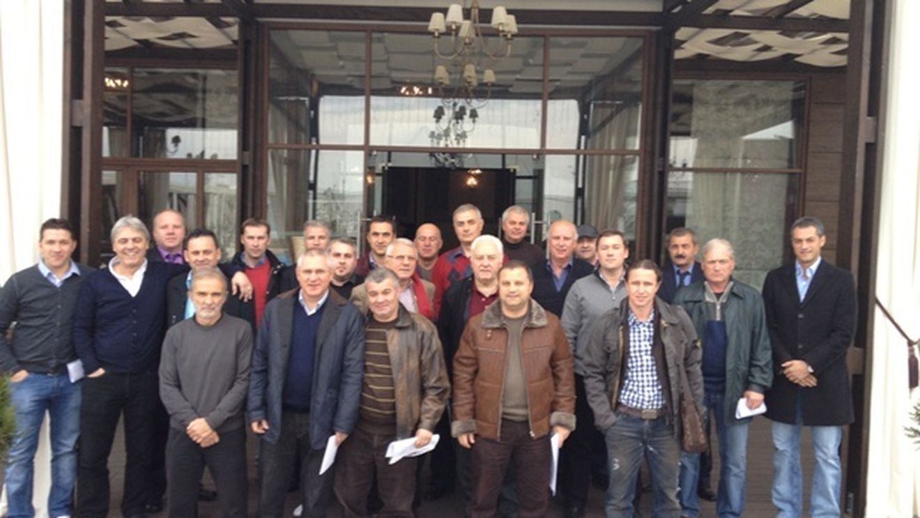 După jucători, și antrenorii se revoltă!** Măsuri fără precedent pregătite de tehnicieni
