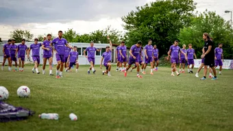 Știința Poli Timișoara întâlnește Lecce într-unul dintre amicalele programate în Austria. Clubul îndeplinește condițiile minime să joace în Liga 2 și a început să vândă abonamentele