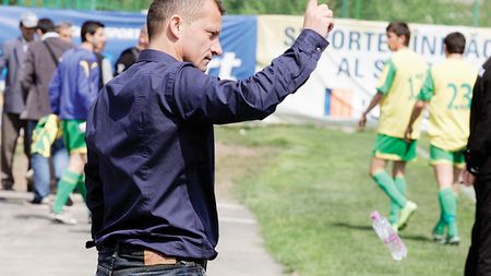 Dorinel face militărie la Oțelul