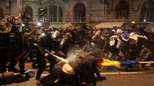 VIDEO Ambuscada de pe Magheru! Ultrașii vin cu o ipoteză șocantă:** a fost o înscenare! Uite ce s-ar fi întâmplat de fapt