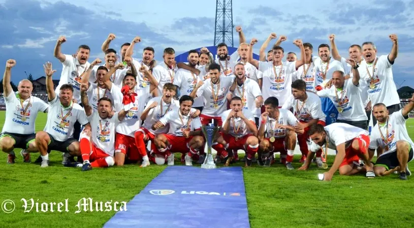 Laszlo Balint, după promovarea cu UTA în Liga 1: ”Au fost momente în care ne-am clătinat ca grup. Acum vrem să sărbătorim două-trei zile alături de suporteri.” Cui i-a mulțumit în primul rând la finalul meciului de la Pitești