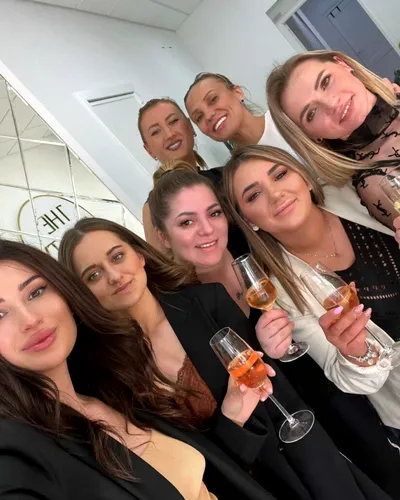 Povestea unei tinere din Ucraina care a fugit de război și a devenit make-up artist pentru invitații Festivalului de Film de la Cannes