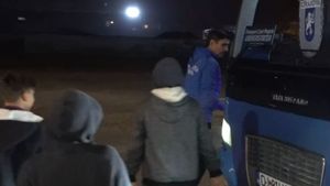 Pițurcă, luat la întrebări de fani din cauza lui Pigliacelli:  "Victor, de ce l-ai scos pe Mirko din lot?"