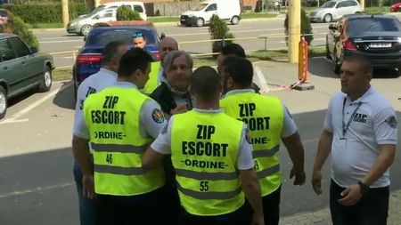 Scandal uriaș în Fed Cup | Evacuat din arenă după ce le-ar fi numit "c&^ve nenorocite" pe britanice, Ilie Năstase a amenințat și jignit o jurnalistă engleză: "Ești și urâtă, și proastă!" ITF i-a ridicat acreditarea lui "Nasty", care nu va lua parte la meciurile de duminică