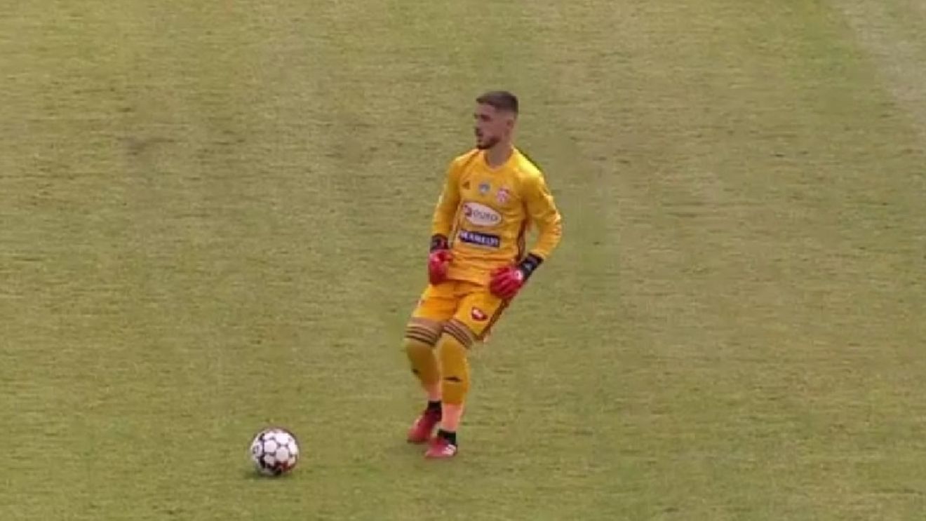 El e Karius de Liga 1 :) Roland Niczuly, gafă de cascadorii râsului în Poli Iași - Sepsi Sfântu Gheorghe | VIDEO