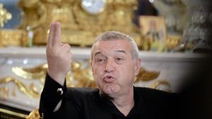 Gigi Becali taie în carne vie la FCSB! Patru titulari, făcuți praf de patronul roș-albaștrilor, după eșecul cu Universitatea Cluj: „Ce fotbaliști sunt ăștia? Îți zic eu, el știe că a fost praf, se dă lovit!”