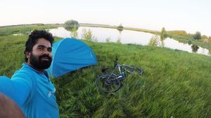 Povestea superbă a indianului care a pedalat până la Cupa Mondială: "La graniță nu mă lăsau să trec, slăbisem și nu mai semănam cu cel din poza de pașaport"