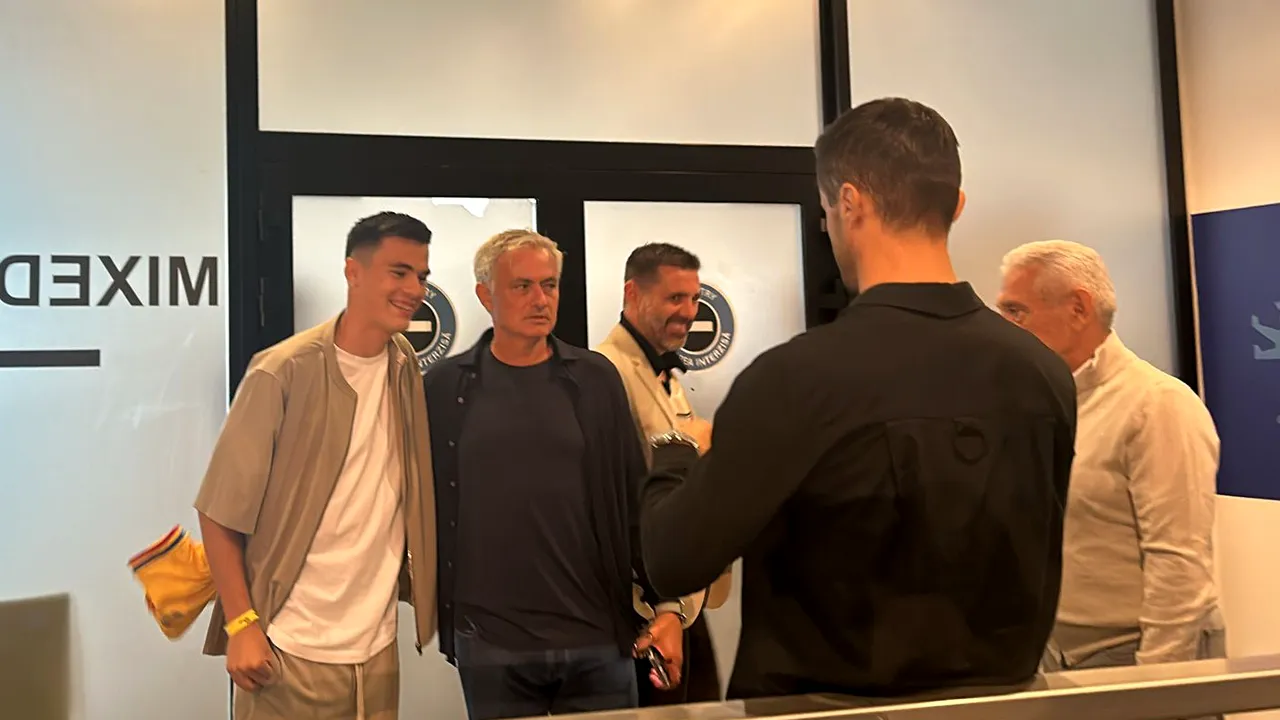 Dinamoviștii au făcut coadă pentru poze cu Jose Mourinho, după meciul Generația de Aur - Restul Lumii 3-2! Zeljko Kopic, fiul său Vito și Andrei Nicolescu, fascinați de antrenorul portughez
