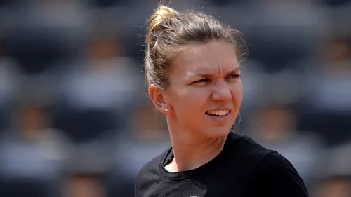 Imagine RARĂ cu Simona Halep, de acum 13 ani! Purta aparat dentar, echipament Nike și ținea în brațe un trofeu special | FOTO