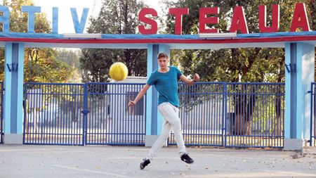 "Tată, hai acasă!"** Steaua e chemată în Ghencea de fiul cel mic al lui Ilie Stan, puștiul închizător care la 15 ani măsoară 1.92 metri