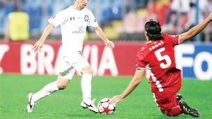 PANĂ‚**RAMĂ‚ de echipă! De ce au fost scoși din lot Apostol și Pădurețu pentru meciul cu Steaua