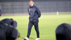 "Munti", pierdut pe mâna vărului!** Cum a fost dat afară Dorinel de la Steaua