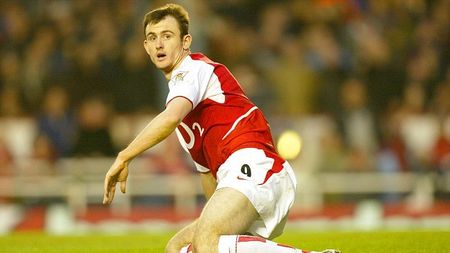 A fost unul dintre cele mai mari pariuri ale lui Wenger, dar a eșuat lamentabil. Jeffers a costat o avere, acum evoluează în liga a 4-a