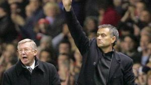 Mourinho, susținut de Ferguson: "Nu are sens să îl dai afară pe unul dintre cei mai buni antrenori ai tuturor timpurilor!"