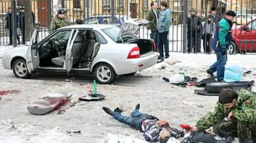 Șoc pentru Bătrâna Doamnă! / Un automobil-capcană explodează la Sankt Petersburg!