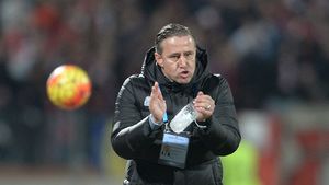 Reghecampf, lider în Liga 1: "Eu nu consider că a fost un meci tensionat. A câștigat echipa mai bună, arbitrajul a fost bun!" Care este situația lui Marica și Momcilovic