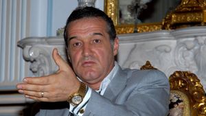 Cum i-a dat Viorel Păunescu echipa FC Steaua lui Gigi Becali pentru banii împrumutați. Omul din interior rupe tăcerea: „Deşi au fost vânduți 3 fotbalişti cu 8.000.000 de dolari, bugetul pe 3 ani"