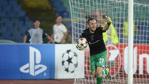 Dezvăluire incredibilă la doi ani după "minunea de la Razgrad". Ce i-a spus Cosmin Moți lui Paul Pîrvulescu înainte de executarea penalty-ului: "Atunci am simțit că o să ratez"