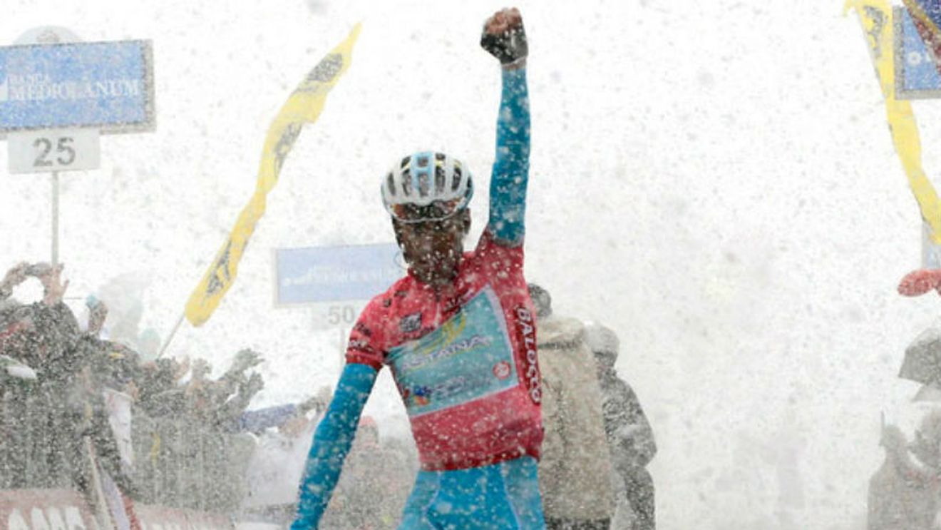 Nibali, fără adversar în Giro? Organizatorii Turului Italiei au anunțat traseul din 2016: trei etape de contratimp individual și 7 de munte. Cine se pune cu "Rechinul"?