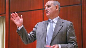 Copos spune de ce l-a lăsat pe Sburlea să plece la Vaslui:** "Sabău avea nevoie de el, dar țin mult la Porumboiu! Avea nevoie de un atacant" :)