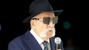 Ion Țiriac a văzut imaginile cu Sabrina Voinea și Camelia Voinea și a dat verdictul: „Are dreptul s-o crească așa cum crede”