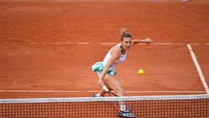 Prima reacție a Simonei Halep după calificarea în optimile de la Roland Garros. Explicațiile unui scor contrastant între manșe: "Am jucat cu adevărat bine începutul meciului. Ea a revenit însă, iar..."