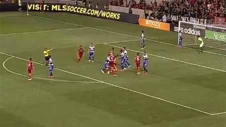 Momente unice în fotbal: "Râdeam ca nebunul, nu-mi venea să cred". VIDEO | Ce a făcut un jucător la 5 secunde după ce a intrat