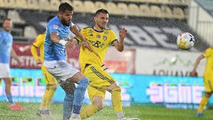 FC Voluntari - Unirea Slobozia 2-1, în manșa tur a barajului de promovare/menținere în Superligă. Ilfovenii au dat lovitura pe final și sunt favoriți la revenirea în primul eșalon!