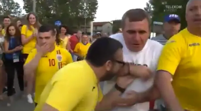 România U21 la EURO 2019 | Momentul în care un suporter îi pupă mâna lui Gică Hagi! VIDEO