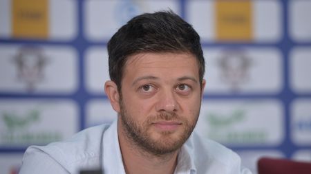 E război pe față! Angelescu a sărit la gâtul lui Radu Petrescu și l-a acuzat că a greșit cu intenție: „Se vrea FCSB în play-off!”