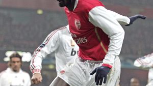 Adebayor: "Trei lovituri si Liverpool va fi la pamant"