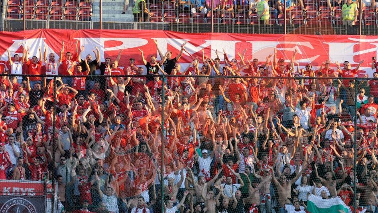 HAOS la Cluj!** 5 fani ai lui ȚSKA au fost ridicați de jandarmi după ce au agresat o femeie