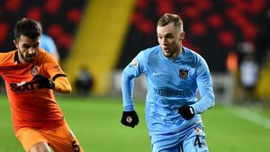 Alex Maxim continuă forma fabuloasă! Mijlocașul naționalei, gol în prelungiri cu Galatasaray! Gaziantep se adâncește în criză după plecarea lui Șumudică VIDEO