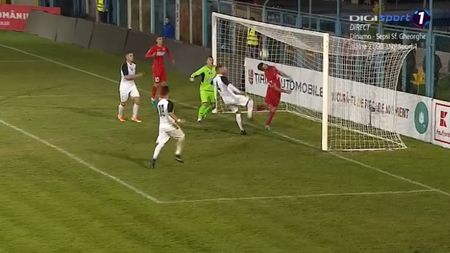 Cea mai ciudată fază din cariera lui Rusescu. FOTO | Cum a "reușit" să lase FCSB-ul fără un gol ca și marcat